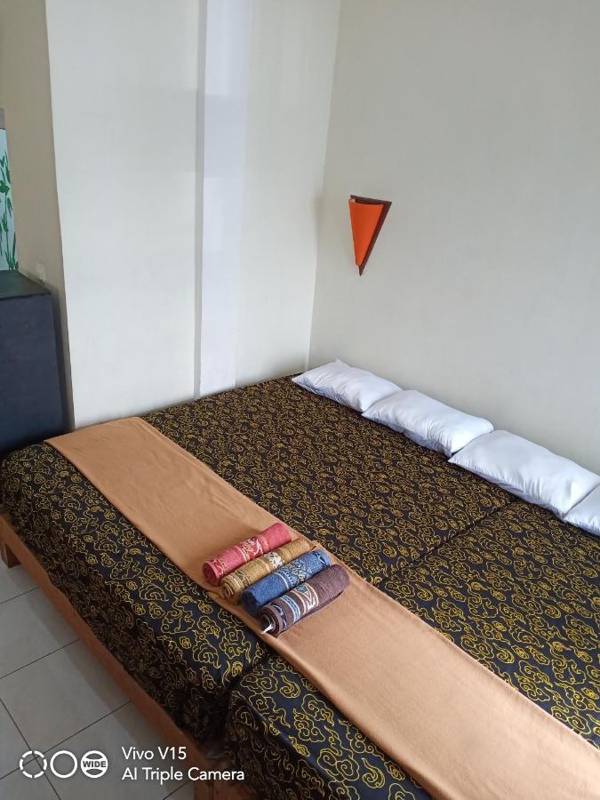 Losmen Fadel Malioboro Jogja Yogyakarta Exterior foto