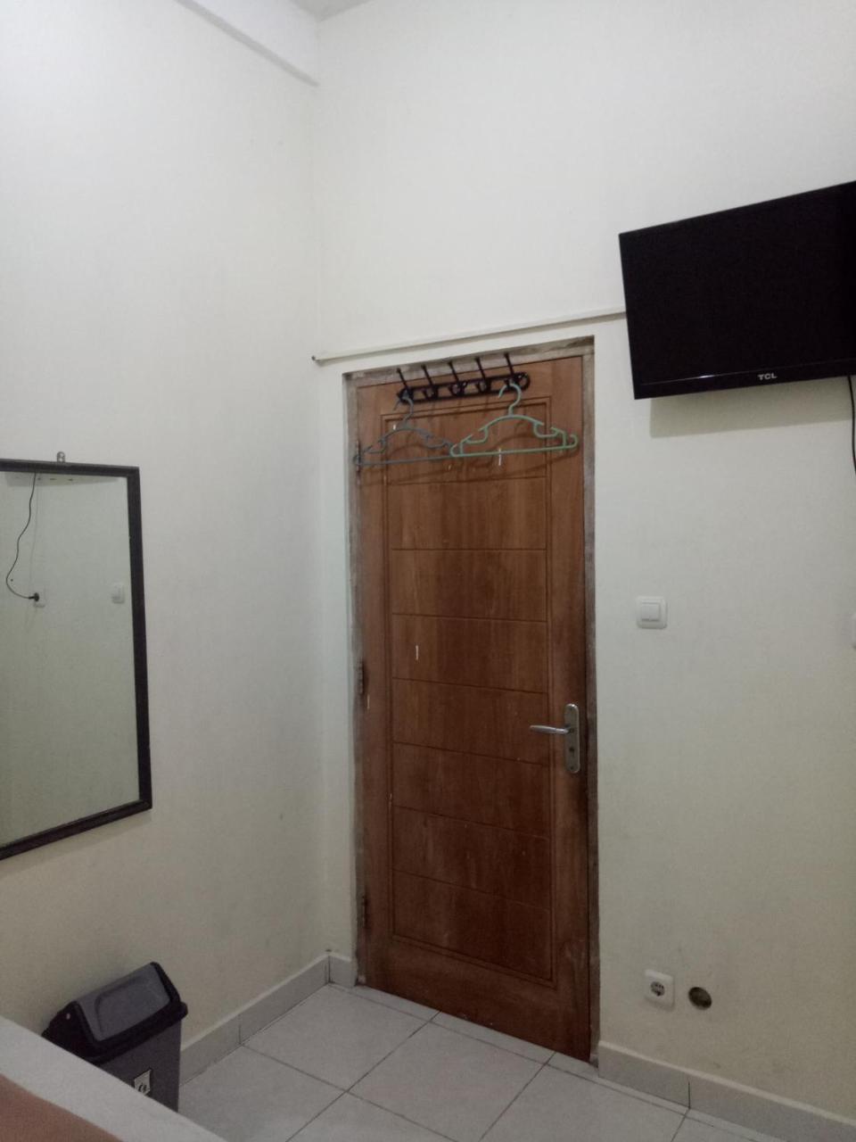 Losmen Fadel Malioboro Jogja Yogyakarta Exterior foto