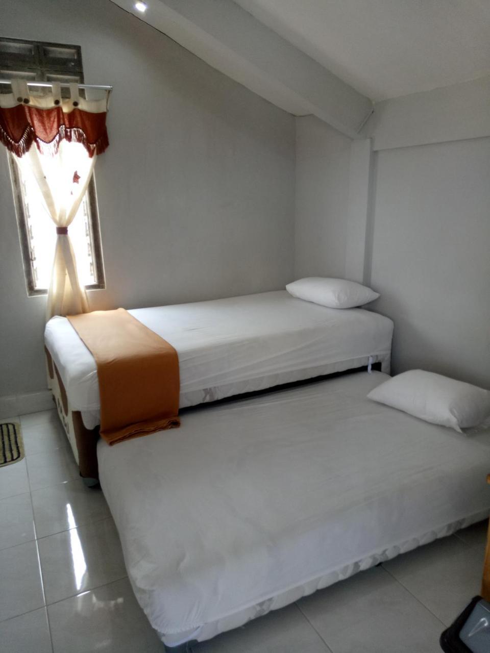 Losmen Fadel Malioboro Jogja Yogyakarta Exterior foto